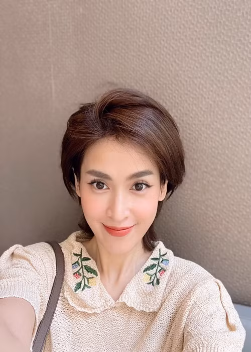 Tú Vi ngày càng trẻ trung sau khi lấy chồng, sinh con.