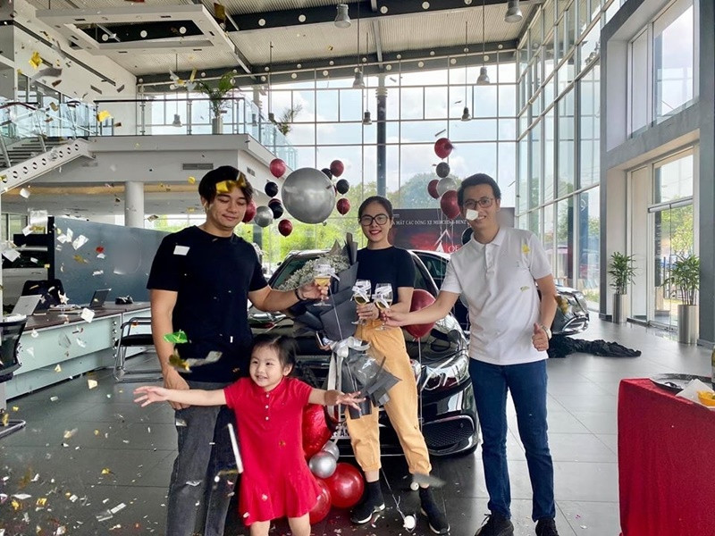 Năm 2020, vợ chồng nữ diễn viên tậu xe hơi tiền tỷ.