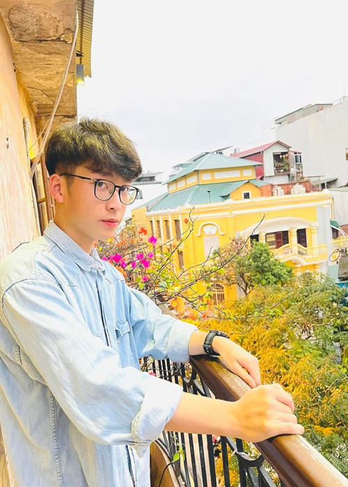 Khi lớn lên, Việt Anh từng mong muốn trở thành một kiến trúc sư.