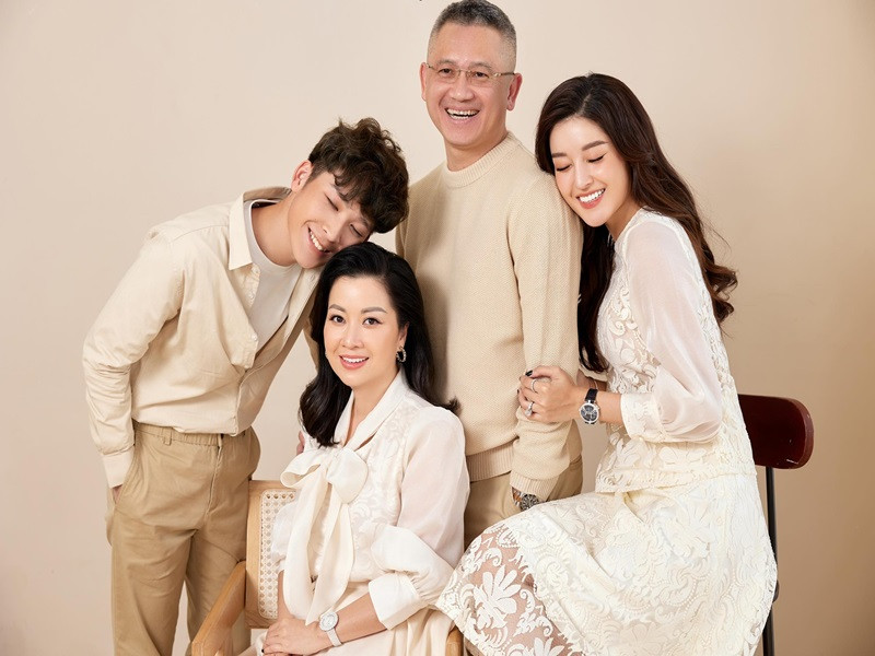 Việt Anh sở hữu chiều cao ấn tượng, gương mặt nhỏ cùng sống mũi cao, nước da trắng.