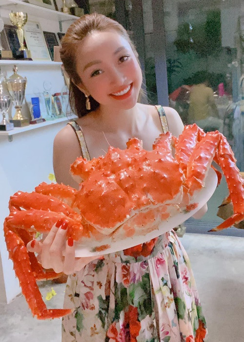 Còn Thùy Chang kinh doanh ngành làm đẹp. Ảnh: FBNV