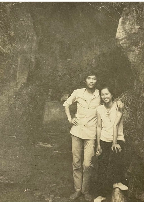 Mối lương duyên của cặp đôi nghệ sĩ vốn bắt đầu khi cả hai cùng học lớp đào tạo diễn viên khóa 1 của Nhà hát Kịch Việt Nam.