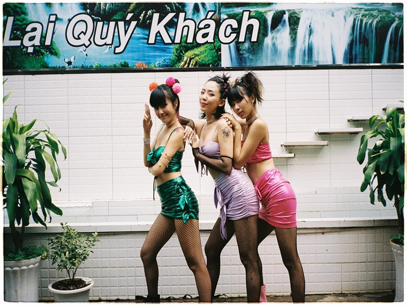 Đồng Ánh Quỳnh, Rima Thanh Vy và Tóc Tiên đọ vẻ gợi cảm khi đóng phim "Thanh Sói".