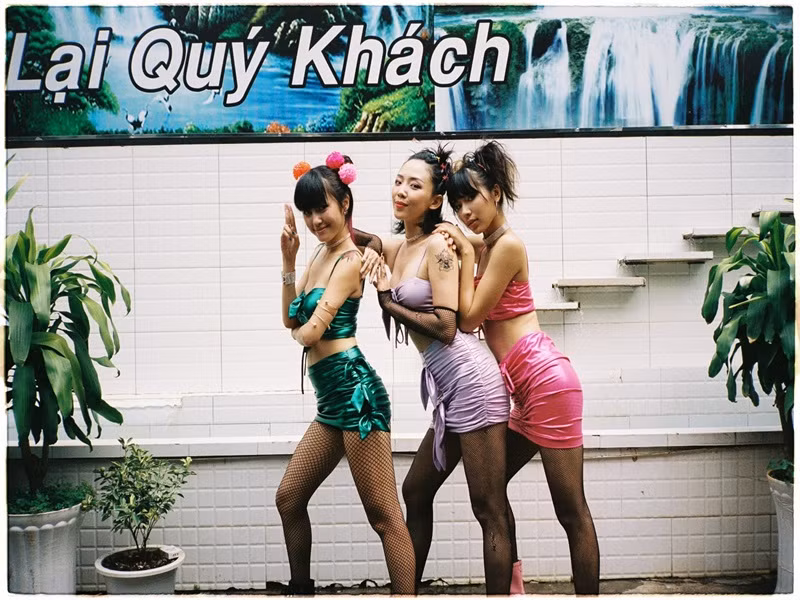 Đồng Ánh Quỳnh, Rima Thanh Vy và Tóc Tiên đọ vẻ gợi cảm khi đóng phim "Thanh Sói".