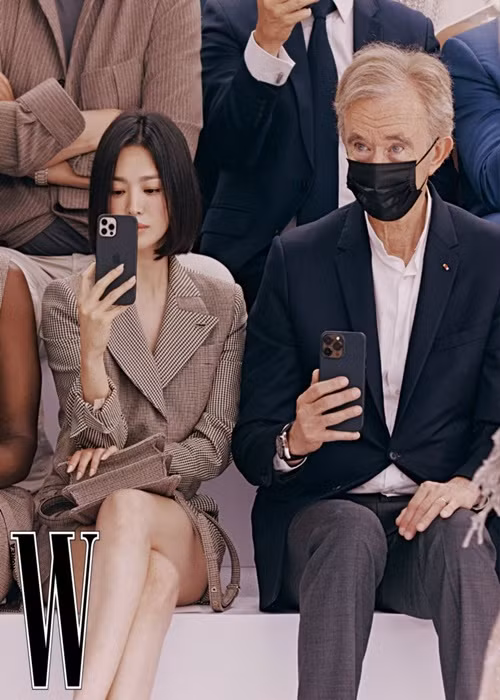 Nữ diễn viên nhận được nhiều lời tham gia sự kiện trong và ngoài nước.