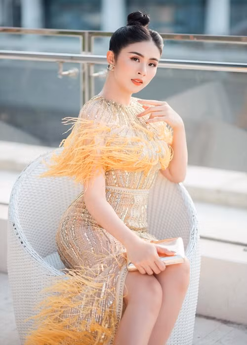 Hoa hậu Việt Nam 2010 đã tự tích lũy cho mình khối tài sản đáng mơ ước như 2 căn hộ đắt đỏ tọa lạc tại Hà Nội và Vịnh Hạ Long.