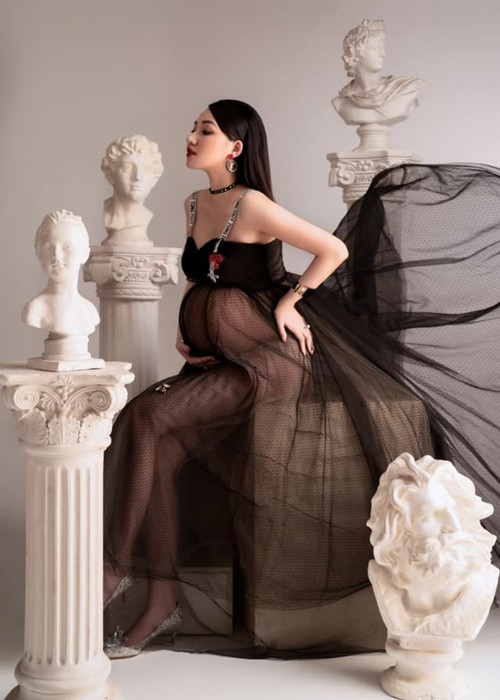 Từ khi mang thai lần 2, Trà My chủ yếu ở nhà dưỡng thai.