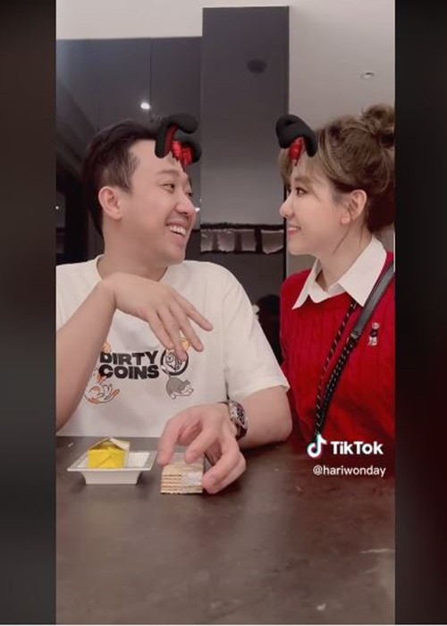 Phía Hari Won đăng tải clip vui nhộn bên Trấn Thành đồng thời cũng dành lời cảm ơn cho người bạn đời.