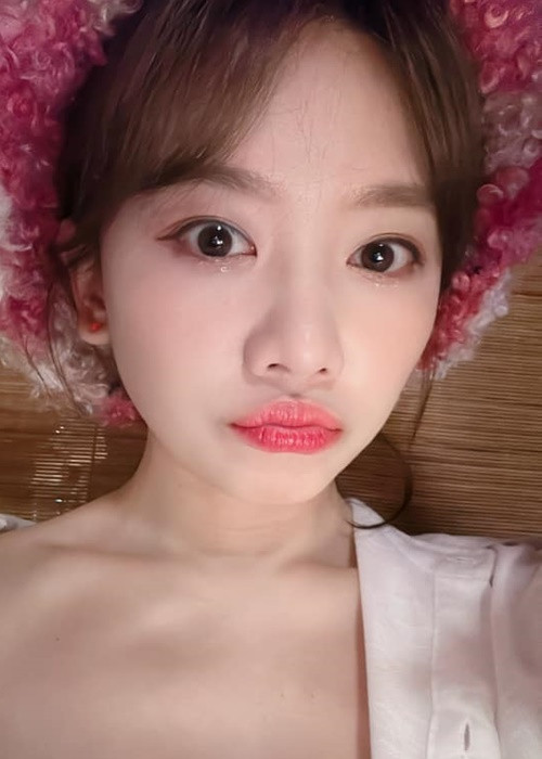 Trong năm 2022, Hari Won bị liệt nửa mặt do stress, thiếu ngủ.