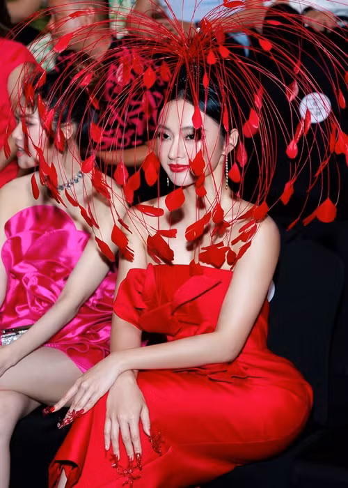 Sau 5 năm dừng hoạt động nghệ thuật, Angela Phương Trinh tái xuất showbiz. Ảnh: FBNV