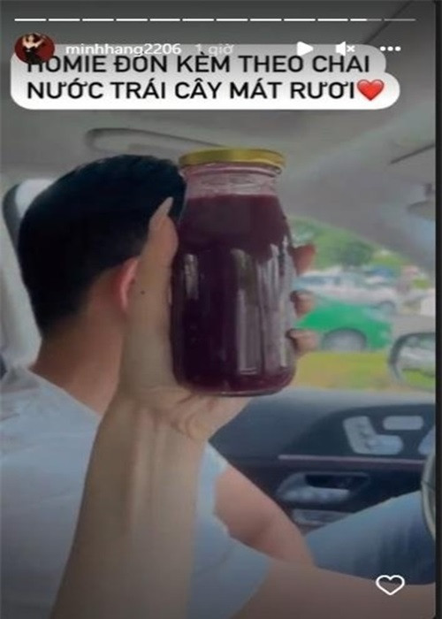 Minh Hằng từng khoe được ông xã đón trong chuyến công tác, chuẩn bị đồ uống để bổ sung vitamin. Ảnh: Em Đẹp