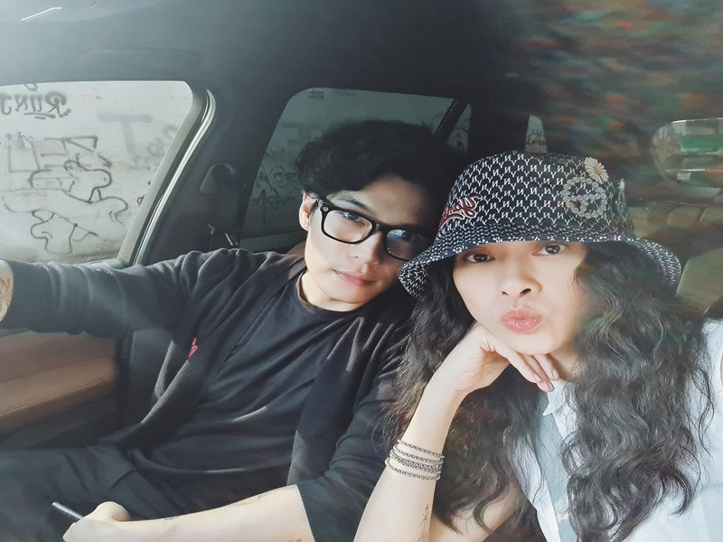 Dù bận rộn, Huy Trần vẫn dành thời gian đưa đón vợ. Ảnh: FBNV