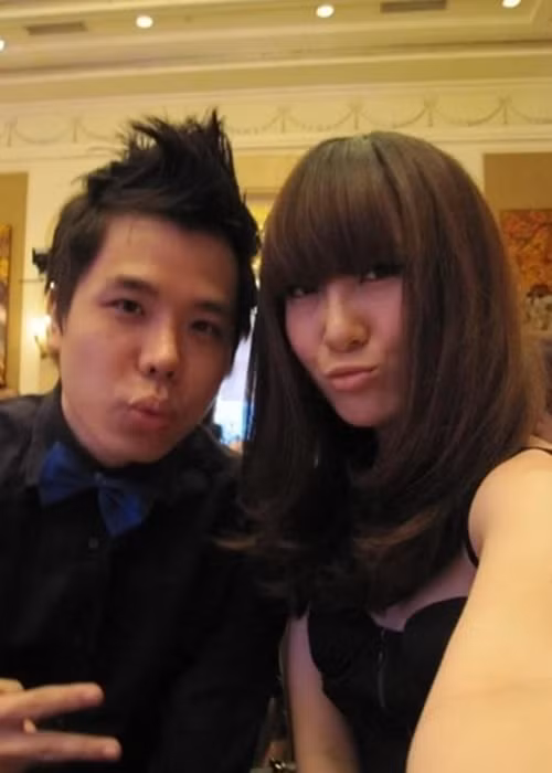 Trịnh Thăng Bình hẹn hò Yến Nhi cách đây hơn 10 năm. Cả hai thường tay trong tay đi dự sự kiện. Năm 2013, Yến Nhi đột ngột tuyên bố cô và Trịnh Thăng Bình đã chia tay. Ảnh: FBNV