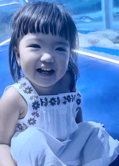 Mạc Văn Khoa từng hài hước bày tỏ, anh không cần con quá xinh đẹp mà chỉ "mong chân dài bằng bố là ổn".