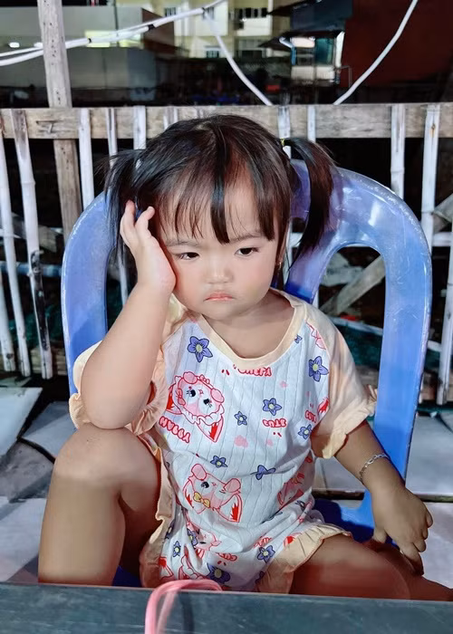 Vợ chồng Mạc Văn Khoa đăng tải không ít khoảnh khắc hài hước của con gái.