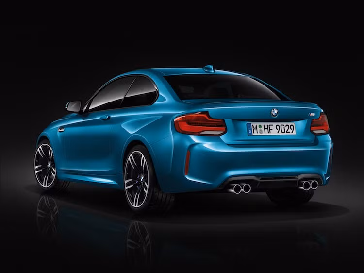 Tới tháng 7 này, BMW 2 Series 2018 sẽ bắt đầu bán ra chính thức tại thị trường châu Âu với mức giá dự đoán không thay đổi nhiều so với các phiên bản tương đương hiện tại.