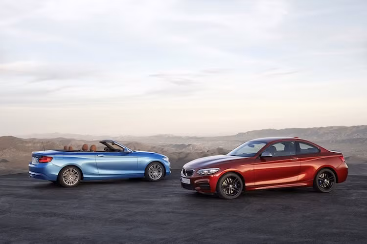 Kể từ khi ra mắt vào năm 2014, 2 Series đã thay thế cho phiên bản 1 Series Coupe/Convertible trước đó để trở thành những mẫu xe 2 cửa nhỏ nhất của BMW. Sau 3 năm, phiên bản BMW 2 Series 2018 mới, vừa được hãng xe sang BMW giới thiệu với một loạt các thay đổi nhỏ, không có nâng cấp đột phá nào.