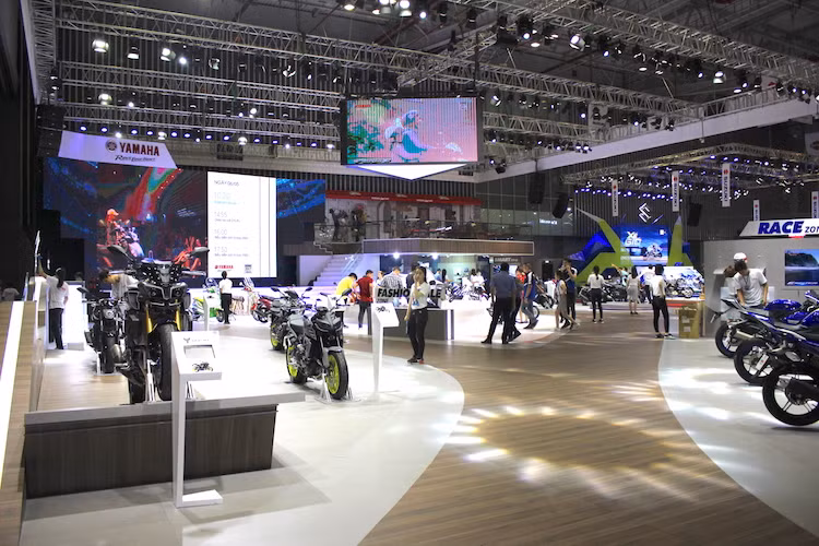 Tham gia triển lãm xe máy Việt Nam 2017, Yamaha Việt Nam có khu vực trưng bày và hoạt động với tổng diện tích lên tới 3054 m2 (khu vực trong nhà 750 m2 và khu vực ngoài trời 2304 m2). Với ý tưởng chủ đạo “Ride Your Life In Style – Sống trọn phong cách”, Yamaha muốn truyền tải thông điệp: chiếc xe không đơn thuần chỉ là phương tiện di chuyển mà còn thể hiện cá tính, phong cách và niềm đam mê của người lái.