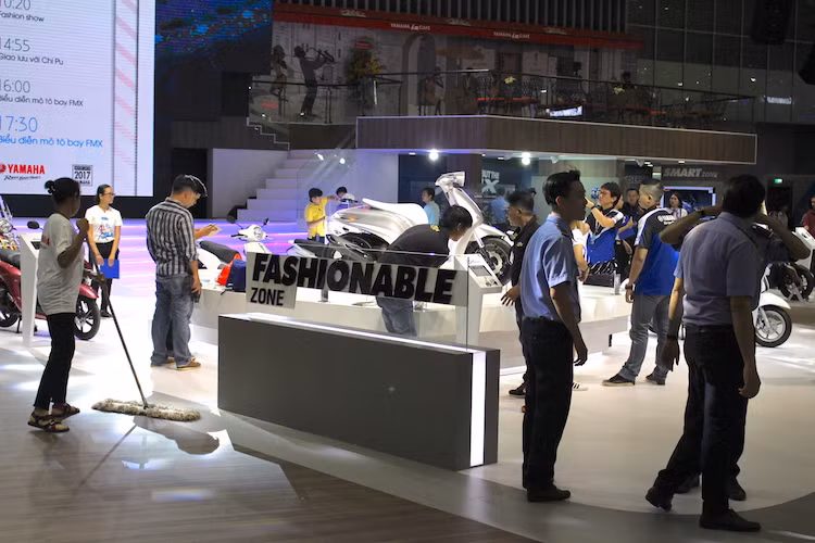 Cuối cùng, khu vực Fashion Zone là nơi để Yamaha trưng bày những mẫu xe tay ga của hãng. Không chỉ có những dòng xe đang bán tại Việt Nam như Janus, Acruzo, Grande và NVX, khu vực này còn có chiếc QBix độc đáo, vừa mới ra mắt tại triển lãm xe Bangkok cách đây không lâu.