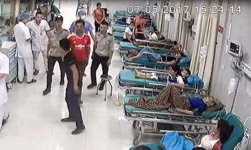 Con do nghi dung sung tu che ban nhan vien BV Hung Vuong