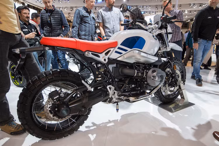 Tại thị trường Mỹ, BMW R nineT Urban G/S có giá khởi điểm đề xuất từ 12.995 USD (tương đương 295 triệu đồng). Chiếc xe sẽ cạnh tranh trực tiếp với các đối thủ hoài cổ như Ducati Scrambler Desert Sled và Triumph Street Scrambler.