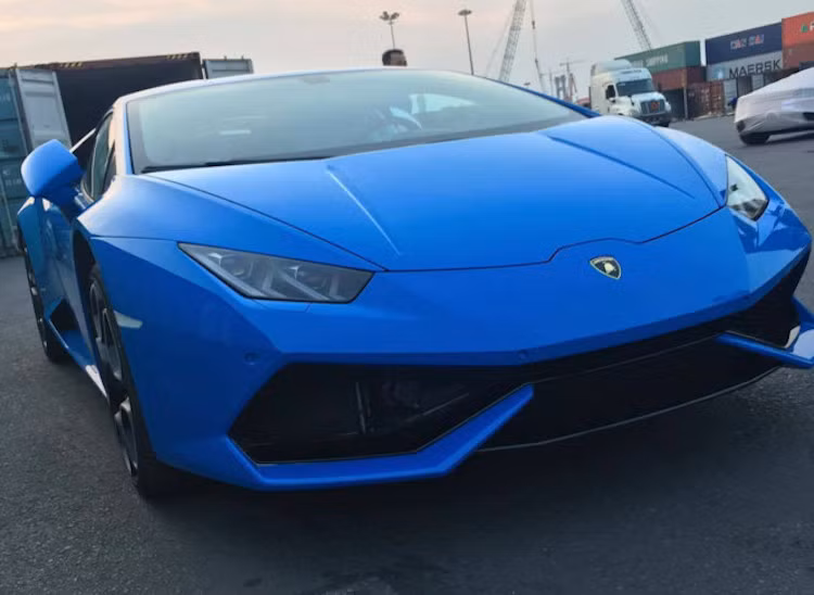 Trong 6 tháng đầu năm 2017, một loạt các siêu xe hàng khủng trên Thế giới đã lần lượt được đưa về Việt Nam, dù cho toàn bộ thị trường xe Việt đang khá "ảm đạm". Mặc dù vậy, so với cùng kỳ năm 2016, số lượng siêu xe mới, lần đầu xuất hiện tại Việt Nam hiếm hơn hẳn.