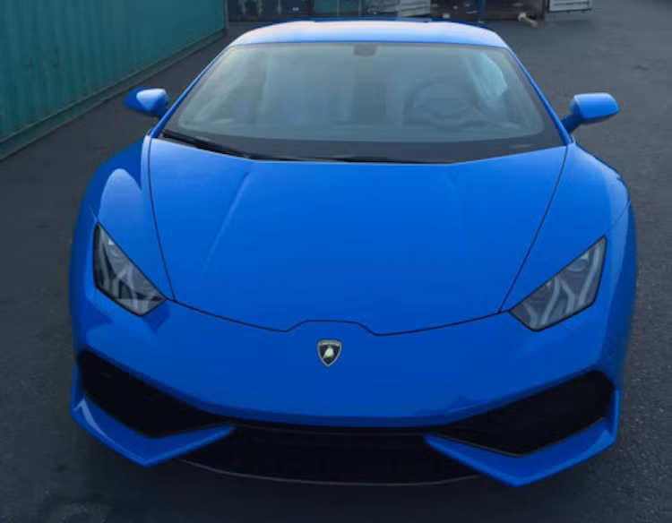 Giống như các phiên bản Huracan LP610-4 khác, chiếc xe này sở hữu động cơ V10 5.2l nạp khí tự nhiên sản sinh công suất 610 mã lực tại 8.250 vòng/phút và mô-men xoắn cực đại 560 Nm tại 6.500 vòng/phút. Xe chỉ mất 3,2 giây để tăng tốc từ vị trí đứng yên lên 100 km/h trước khi đạt vận tốc tối đa 325 km/h. Giá chính hãng tại Việt Nam của Huracan là hơn 20 tỷ đồng.