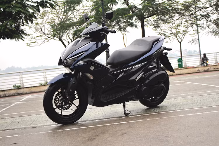 Về thiết kế, Yamaha NVX 155 hoàn toàn không có điểm khác biệt nào so với những phiên bản 125 khác, ngoại trừ bộ tem với số dung tích xi-lanh được sửa. Với kiểu dáng mang ảnh hưởng của nhiều dòng xe thể thao hiện nay của Yamaha, NVX có kiểu dáng thuộc hàng độc đáo nhất trong phân khúc xe tay ga tại Việt Nam.