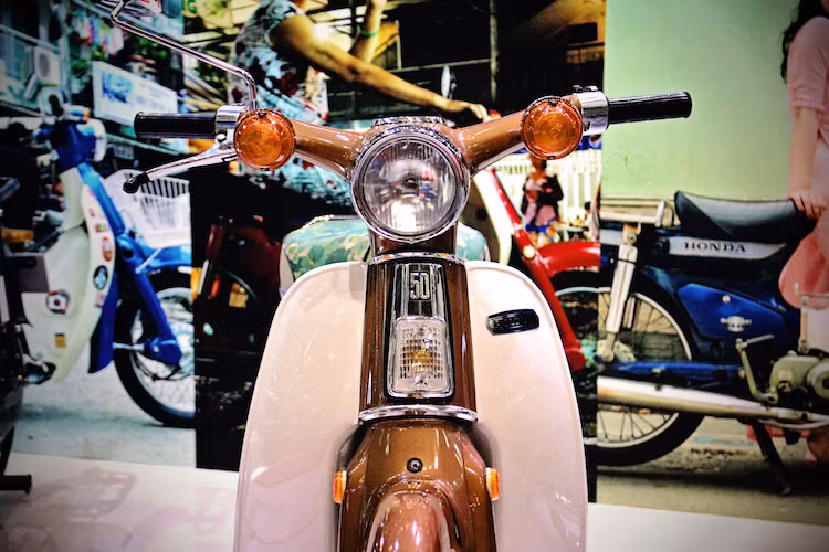 Có tên chính xác là Super Cub C50, C70 hoặc C90 tùy vào dung tích xi-lanh, trên thực tế Cub 79 đã được ra đời từ đầu thập niên 70. Do phải tới khoảng năm 1979, dòng xe này mới được nhập nhiều vào Việt Nam nên nó đã được dân Việt gọi là Cub 79 để phân biệt với các đời Super Cub trước đó.