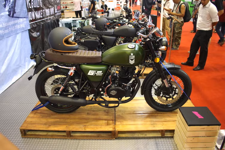 Với việc tạo ra thương hiệu Braaap, doanh nhân Brad Smith đã từng được "vinh danh" là "Doanh nhân trẻ Australia của năm" vào năm 2008, "Doanh nhân trẻ của Tasmania" vào năm 2010. Bản thân thương hiệu này cũng được nhận giải thưởng "Thương hiệu nhỏ của năm" 4 lần, được trao bởi Hiệp hội các nhà bán lẻ Úc.