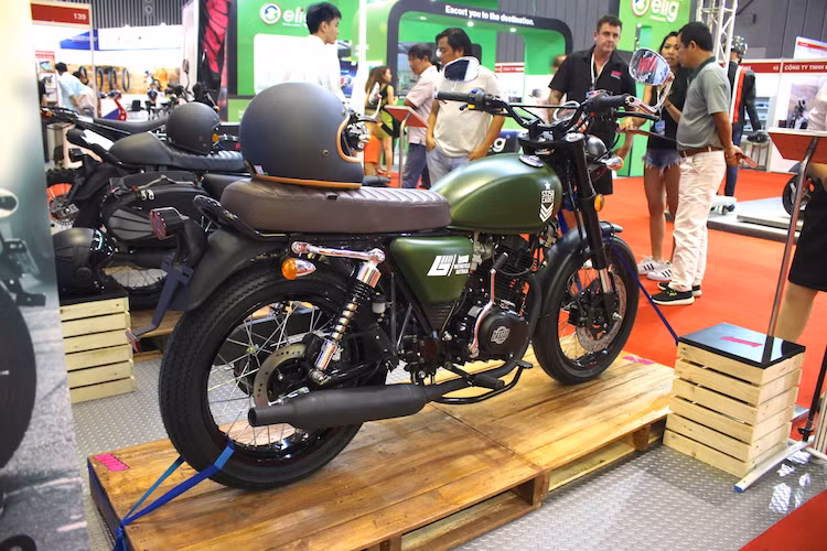 Tuy nhiên câu trả lời về nguồn gốc của những chiếc xe Braaap của đại diện hãng tại triển lãm VMCS 2017, cũng như một bê bối của Brad Smith đã dấy lên sự nghi ngờ đối với thương hiệu này. Vào tháng 8/2016, Brad Smith cùng quản lý của Braaap là Toby Wilkin đã từng bị cảnh sát Úc tố cáo là đã tạo ra 85 chiếc ST250 bị "phù phép" và lừa khách hàng.