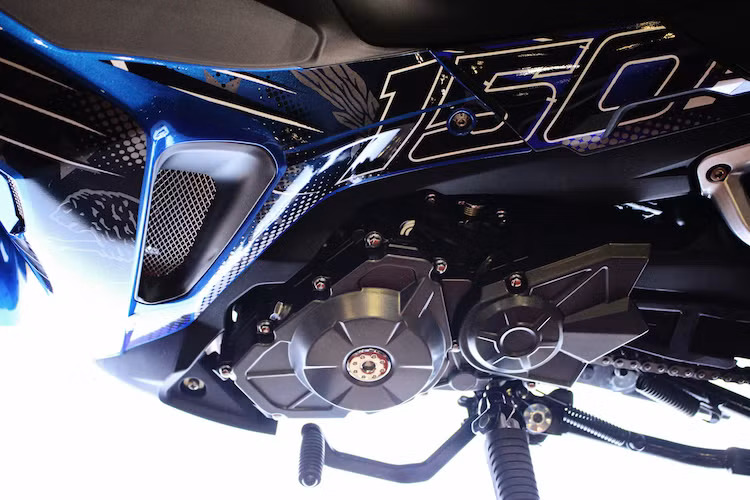 Benelli RFS 150i được trang bị động cơ SOHC 1 xi-lanh 4 van làm mát bằng dung dịch, 6 cấp số côn tay, phun nhiên liệu điện tử với dung tích xi-lanh thực 149,8 cc, sử dụng trái piston 57 mm và hành trình 58,7 mm. Điểm đặc biệt của động cơ này là công nghệ đánh lửa với 3 bugi.