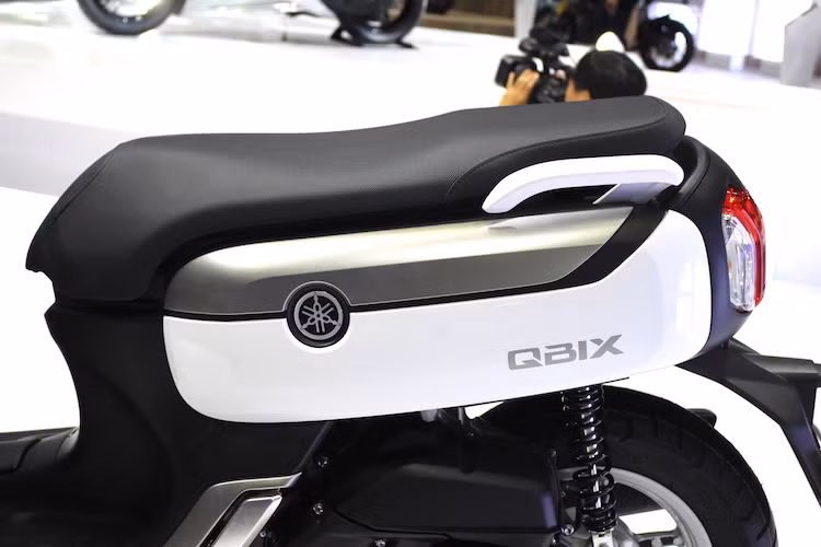 Ngay từ tên gọi của xe đã chỉ ra (QBIX là cách "nói trẹo" của từ Cubic trong tiếng Anh, nghĩa là khối lập phương, kiểu dáng của QBIX hoàn toàn mới được tạo thành từ các hình khối vuông vức, khiến chiếc xe mang đậm vẻ "tương lai". Ngay cả thân xe cũng có dạng hình hộp chữ nhật độc đáo.