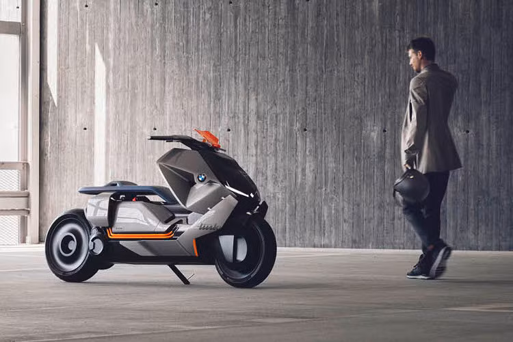 Tại lễ hội xe "quý tộc" Concorso d’Eleganza Villa d’Este 2017, BMW đã thu hút mọi sự chú ý nhờ chiếc 8 Series Concept. Tuy nhiên, 8 Series không phải là mẫu xe BMW ý tưởng duy nhất của hãng trong sự kiện này, khi chi nhánh môtô BMW Motorrad đã đem tới mẫu xe tay ga BMW Link chạy điện.