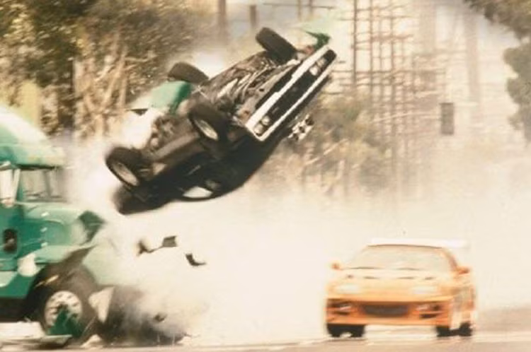 Hiện đã gần như trở thành một series phim "siêu nhân", nhưng khi được công chiếu lần đầu vào năm 2001, The Fast and the Furious vốn là một bộ phim đua xe tốc độ với những mẫu xe độ "hàng khủng". Nhân dịp phần 8 đang được công chiếu, một "fan" của loạt phim đã thử tìm cách "photoshop" những mẫu xe độ ở phần 1 vào "hậu duệ" của chúng trong năm 2017.