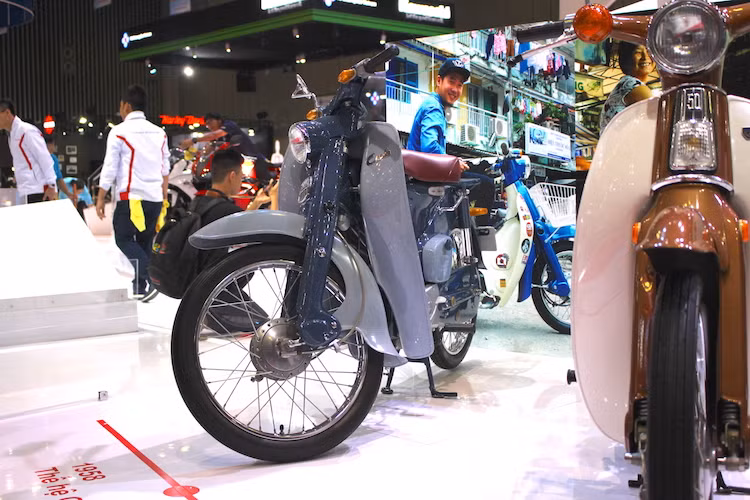 Được trưng bày trong không gian riêng bên cạnh chiếc Honda Super Cub 79 "đầu vênh máy cánh", Honda Wave Alpha 100 thế hệ đầu tiên và Wave Alpha 110 thế hệ mới nhất, chiếc Super Cub C100 đã cho thấy sự "tiến hóa" của những chiếc xe số phổ thông qua gần 60 năm. Do được phục chế hoàn hảo như mới, chiếc xe đã thu hút sự quan tâm của những người yêu dòng xe Cub khi tham quan triển lãm.