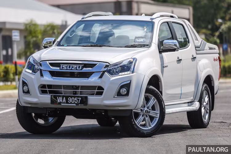 Bắt đầu từ năm ngoái, mẫu xe bán tải Isuzu D-Max bản nâng cấp giữa vòng đời (facelift) đã lần lượt được hãng xe Isuzu ra mắt tại nhiều nước châu Á. Ở thị trường Malaysia, sự xuất hiện của D-Max 2017 cũng đồng thời dẫn tới phiên bản đặc biệt mới với tên gọi Z-Prestige, sở hữu nhiều "option" cao cấp hơn so với các bản thấp hơn.