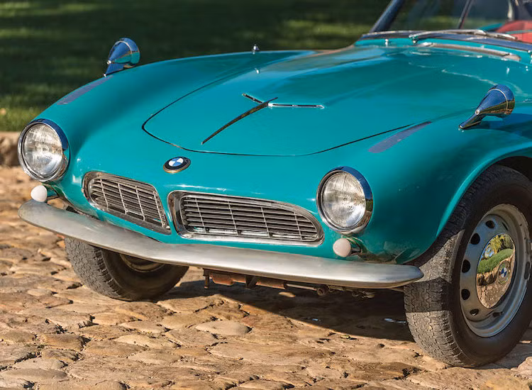 Trong tổng cộng 252 chiếc 507 được sản xuất, có 217 chiếc thuộc Series II, được hưởng lợi từ động cơ với dung tích lớn hơn - 3168 cc, kèm theo hiệu năng vận hành và độ sang trọng được tăng lên. Xe được trang bị hệ dẫn động cầu sau và hộp số sàn 4 cấp.