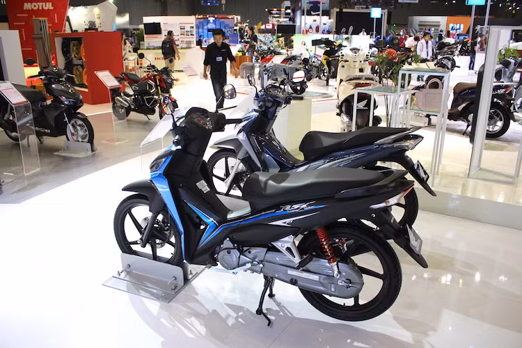 Khu vực trưng bày dòng xe số (Cub) gồm những mẫu xe số phổ thông đang được Honda lắp ráp và phân phối tại thị trường Việt Nam như Future 125cc, Wave RSX 110cc, Blade 110cc và Wave Alpha 110cc với ưu điểm là nhỏ gọn, tiết kiệm xăng và chi phí sử dụng thấp.