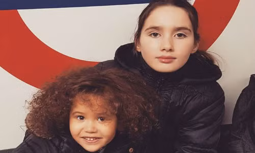 Cap chi em noi tieng vi cao nhat nuoc Anh-Hinh-2