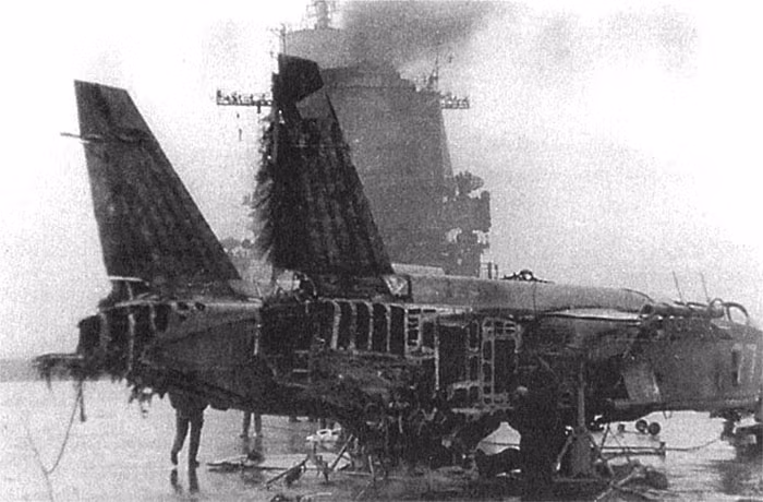 Ngày 26 tháng 9 năm 1991, Sinitsyn đã hạ cánh thẳng đứng đầu tiên trên tàu sân bay Đô đốc Gorshkov của Liên Xô với chiếc 48-2. Một giờ sau, Vladimir A. Yakimov hạ cánh 48-3 trên boong. Ngày 5 tháng 10 năm 1991, Yakimov đã thực hiện môt cú hạ cánh khó trên boong. Bánh xe của càng đáp phá vỡ một thùng nhiên liệu, gây ra một đám cháy nghiêm trọng. Sau gần 30 giây, Yakimov thoát khỏi máy bay và đã được cứu sống. Chiếc máy bay sau đó đã được sửa chữa.