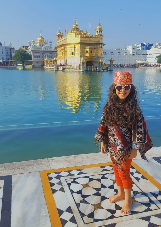 Chan nan voi cuoc song, cap vo chong ban het do dac de di du lich-Hinh-4