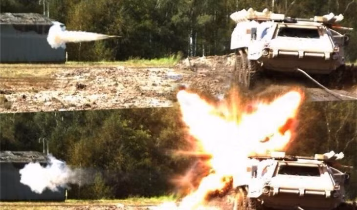 Trước khi tiếp tục mua thêm Trophy, Mỹ đã nhiều lần thử nghiệm thành công hệ thống APS của riêng mình là Iron Curtain - sản phẩm do Tập đoàn Artis của Mỹ nghiên cứu phát triển, nó có một số điểm khác biệt so với Trophy của Israel và phù hợp hơn cho việc lắp đặt trên xe thiết giáp chở quân bánh lốp.