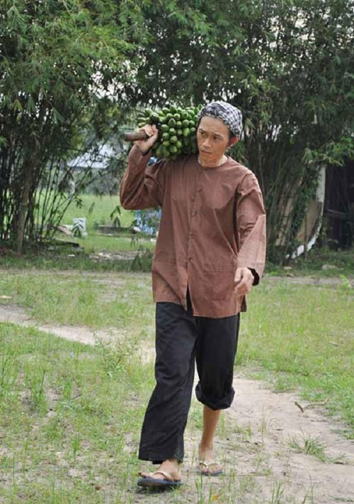 Hoài Linh thích vai diễn mặc bà ba hơn.