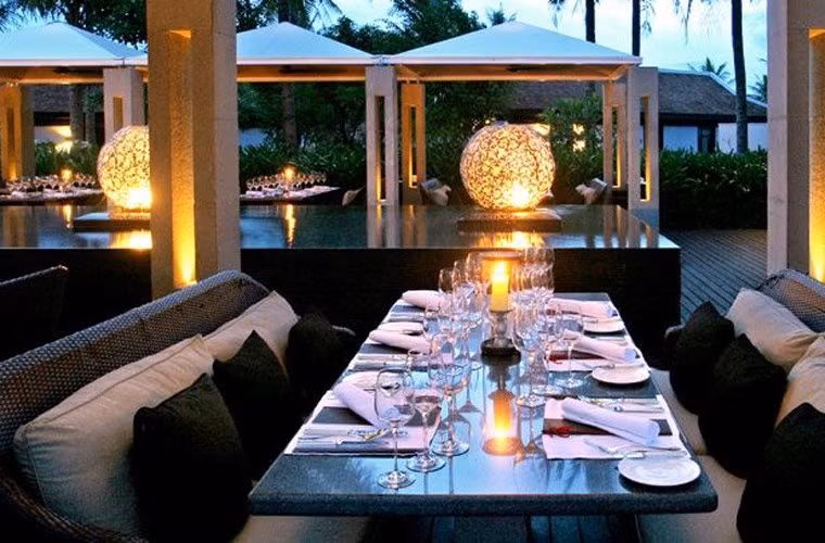 5. Life Heritage là khu nghỉ dưỡng nằm ở trung tâm Hội An. Du khách sẽ có dịp trải nghiệm những tour du lịch hấp dẫn, nổi tiếng ở khu vực này như tham quan cung thành Huế, phố cổ Hội An...