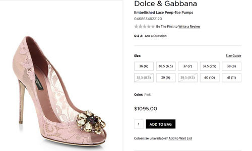 Đôi cao gót đính đá trị giá 1.095 USD này cũng của nhãn hàng Italy trên.
