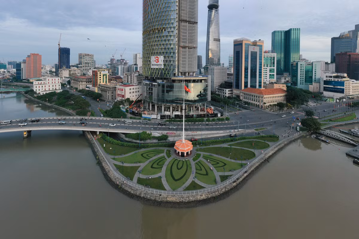 Can canh cao oc IFC One Saigon bi bo hoang hon thap ky duoc don 1 ty dong/m2-Hinh-2