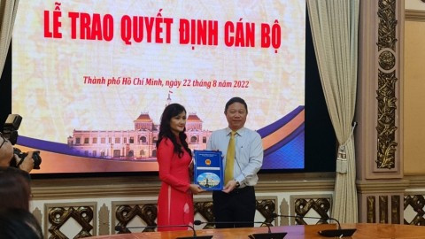 Nhà báo Bùi Hương làm Phó TBT phụ trách Tạp chí Khoa học Phổ thông Nha bao Bui Huong lam Pho TBT phu trach Tap chi Khoa hoc Pho thong