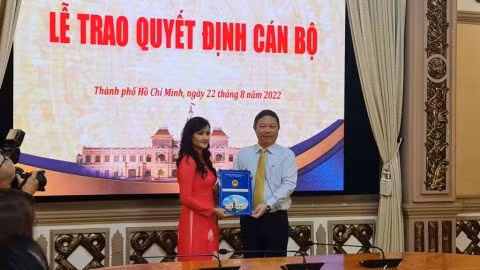 Nha bao Bui Huong lam Pho TBT phu trach Tap chi Khoa hoc Pho thong