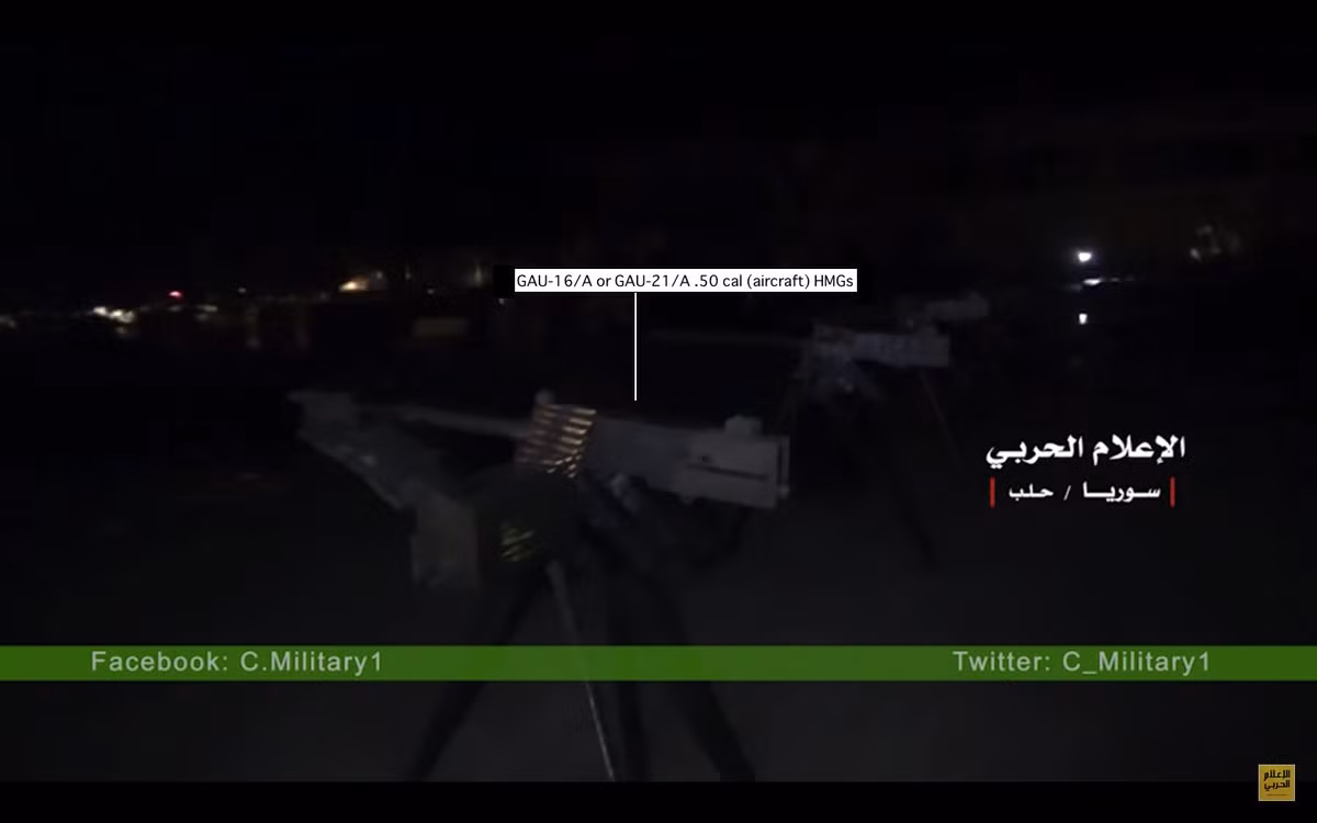 Đặc biệt, Quân đội Syria thậm chí còn thu được vũ khí hạng nặng do Mỹ sản xuất nằm trong kho trang bị của phiến quân gồm một số khẩu trung liên, đại liên. Nguồn ảnh: Syria-L